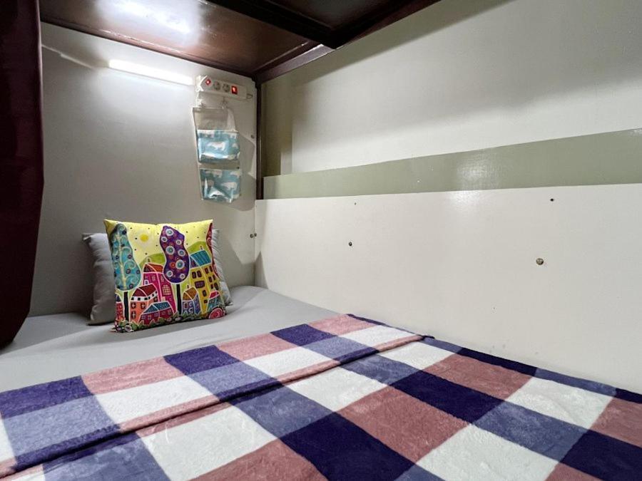 Mador Malang Dorm Hostel Экстерьер фото