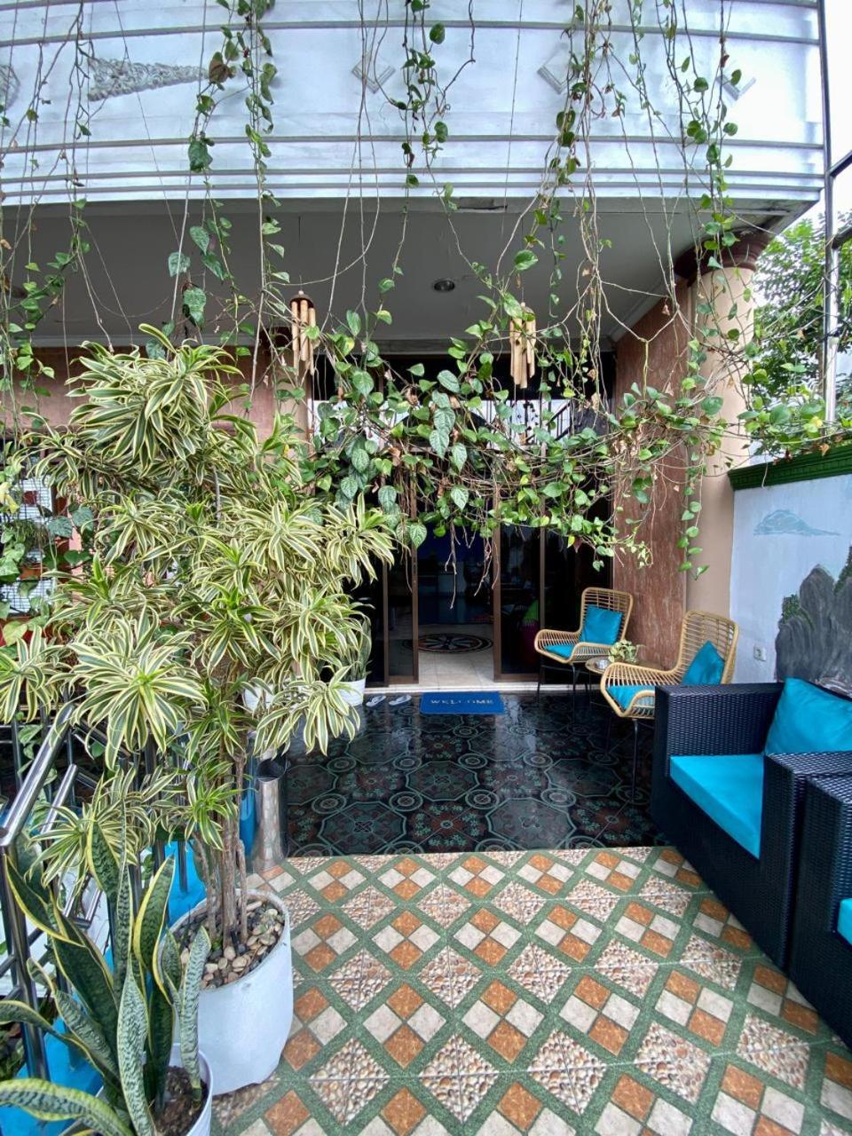 Mador Malang Dorm Hostel Экстерьер фото